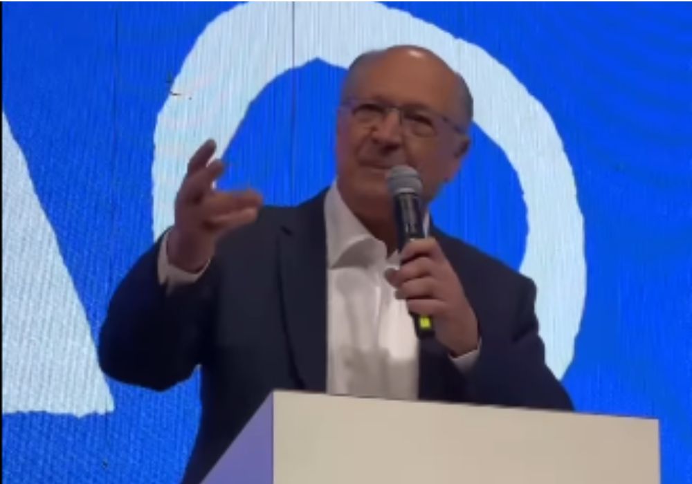 Alckmin viaja ao México